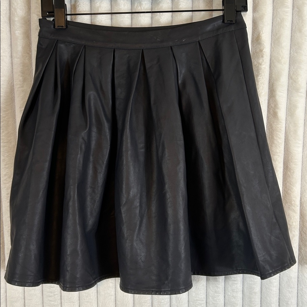 Lily White faux leather circle skater mini skirt size small
